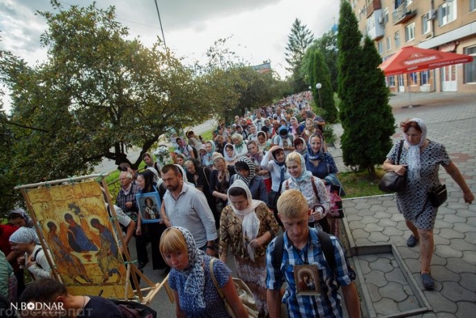 На Закарпатті віряни пройшли 30 кілометрів хресної дороги  – 08