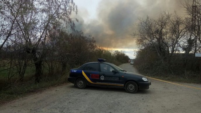 Рятувальники опублікували фото з місця масштабної пожежі у Виноградові – 04