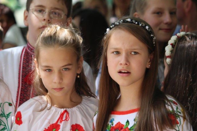 Як у лінгвістичній гімназії в Ужгороді останній дзвоник проходив – 20 Як у лінгвістичній гімназії в Ужгороді останній дзвоник проходив – 20