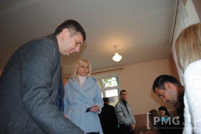 Михайло Качур проголосував "за нову команду ужгородців" – 01