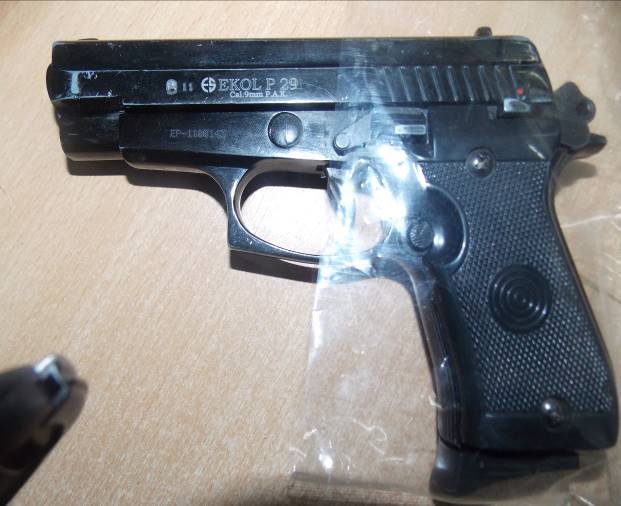 На Закарпатті прикордонники виявили газовий пістолет та набої – 01 На Закарпатті прикордонники виявили газовий пістолет та набої – 01