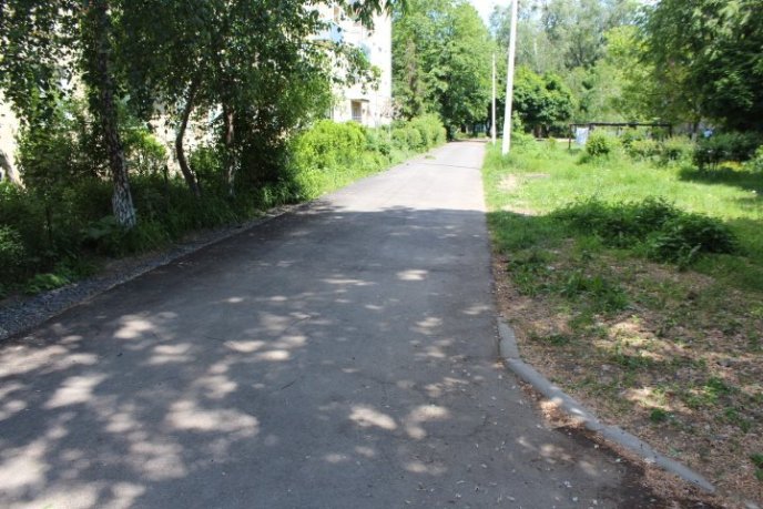 У Мукачеві за понад півмільйона гривень відремонтували проїзд на Першотравневій набережній – 04