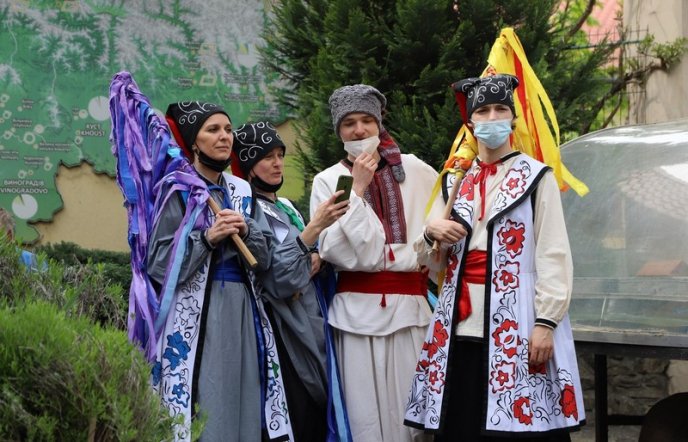 Урочиста хода і концерт: як в Ужгороді відзначали День вишиванки – 11