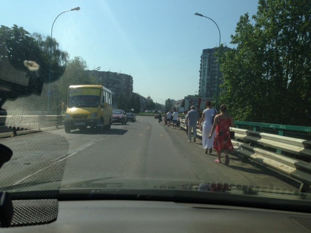 ДТП в Ужгороді: маршрутка, повна пасажирів, врізалася в "Тойоту" (ФОТОФАКТ) – 01 ДТП в Ужгороді: маршрутка, повна пасажирів, врізалася в "Тойоту" (ФОТОФАКТ) – 01