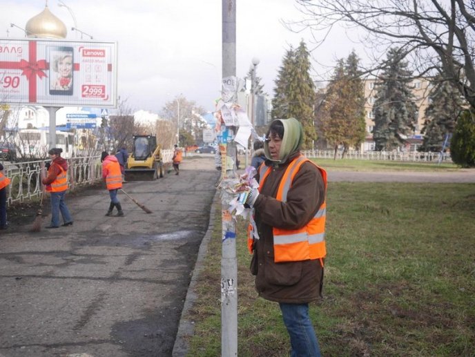 На вулицях Ужгорода почала працювати нова комунальна техніка – 07 На вулицях Ужгорода почала працювати нова комунальна техніка – 07