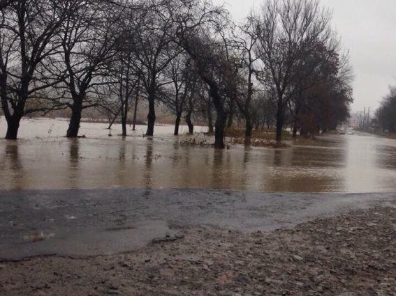 На Свалявщині через підтоплення дороги перекрили в’їзд у село Пасіка – 02