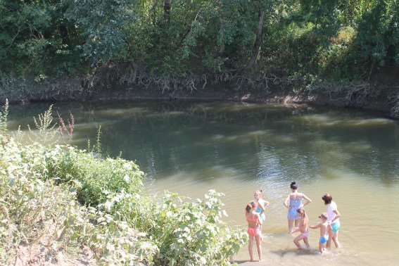 У Мукачеві немає жодного зареєстрованого пляжу, де б можна було купатися – 03