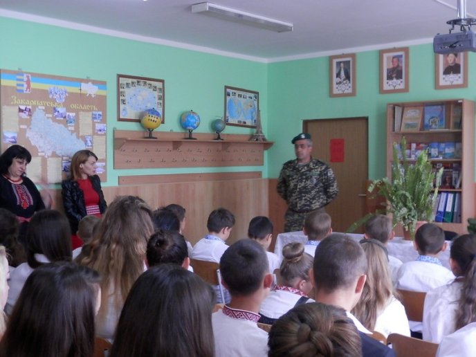 Прикордонники Мукачівського загону відзначили День пам’яті та примирення – 03