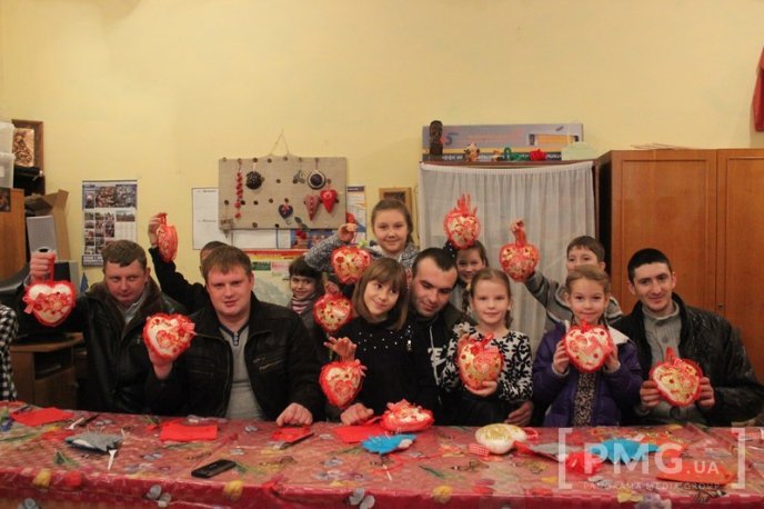 У Мукачеві діти власноруч робили валентинки військовим – 19