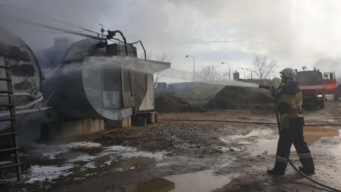 В Ужгороді на підприємстві вирувала пожежа – 06