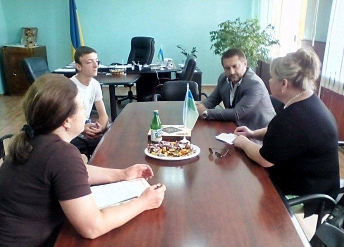 ЗМІ розповіли шокуючу історію хлопчини-інваліда з Мукачівщини та як над ним знущались – 02