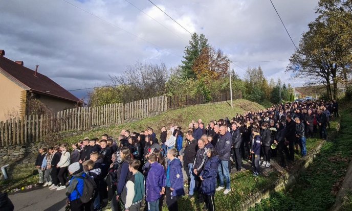 У селі Вільховиця поховали загиблого на війні Івана Діуса – 02