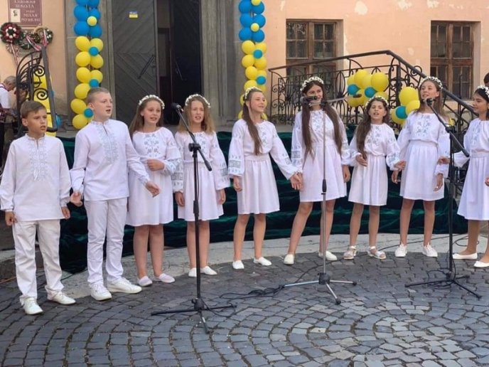 У Мукачеві вчора відбувся святковий концерт – 05 У Мукачеві вчора відбувся святковий концерт – 05