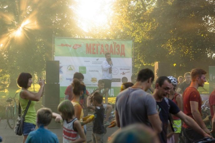 Соцмережі заполонили яскраві фото із вчорашнього Мегазаїзду у Мукачеві – 15