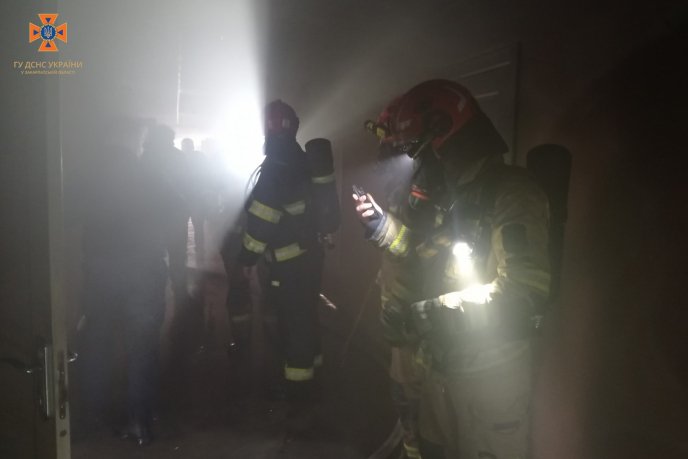 Пожежа в гуртожитку в Ужгороді: фото та подробиці від рятувальників – 06 Пожежа в гуртожитку в Ужгороді: фото та подробиці від рятувальників – 06