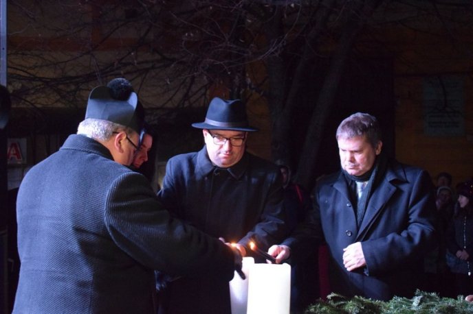 У Берегові запалили першу свічку Адвента – 04