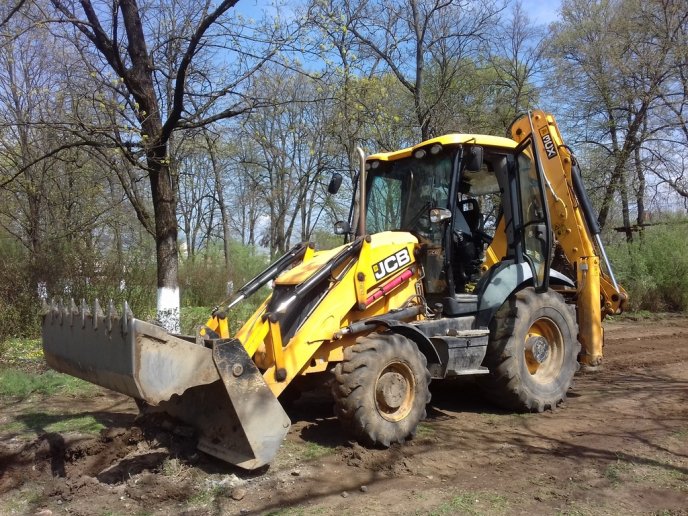 В Іршаві розпочались роботи по встановленню майданчика для велоспорту – 03