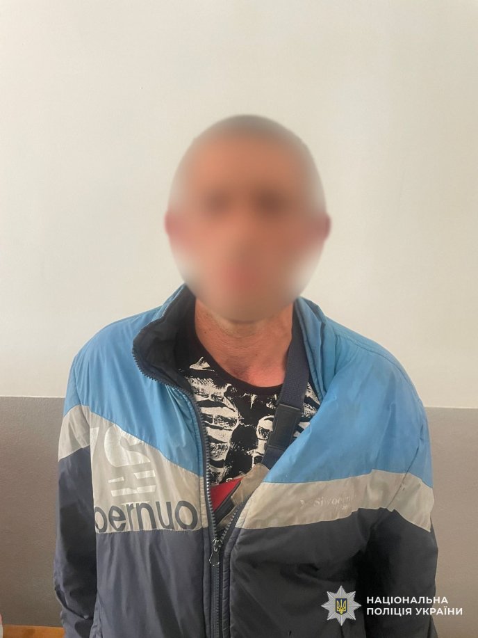 Чоловік вночі увірвався в будинок і намагався задушити жінку – 01 Поліція затримала зловмисника
