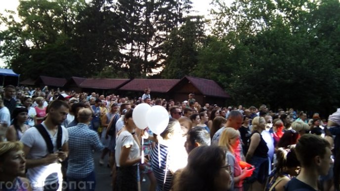 Як пройшов концерт у Мукачеві: фото та відео з парку Перемоги – 04