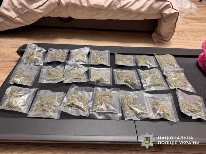 Фігуранти вирощували коноплі в усі сезони / фото: Поліція Закарпаття