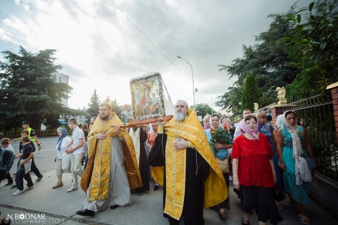 На Закарпатті віряни пройшли 30 кілометрів хресної дороги  – 12