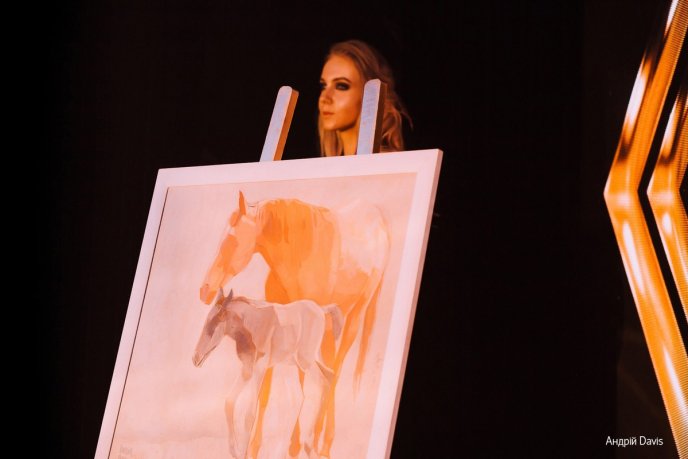 Мода заради життя: на Закарпатті відбувся ІІІ-й благодійний показ мод дизайнерки Роксолани Новак – 165