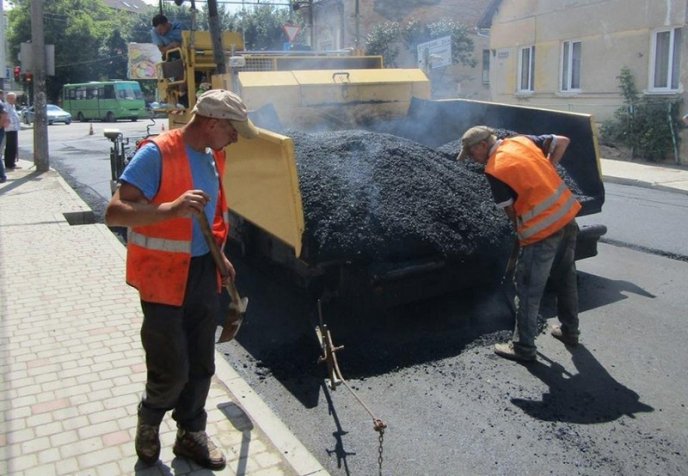 В Ужгороді завершують ремонт однієї з вулиць – 01 В Ужгороді завершують ремонт однієї з вулиць – 01
