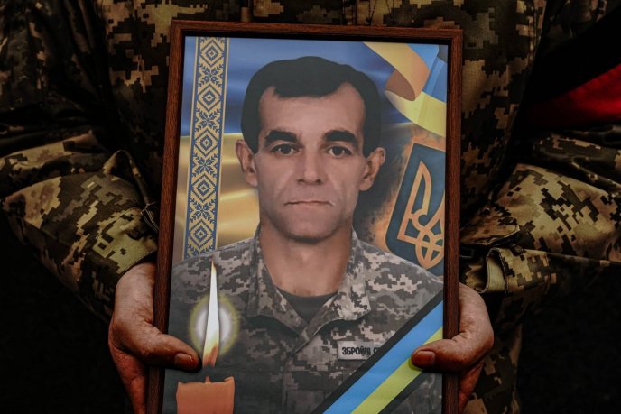 В Ужгороді поховали Героя, який минулого року мобілізувався та пішов захищати Україну – 01 В Ужгороді поховали Героя, який минулого року мобілізувався та пішов захищати Україну – 01