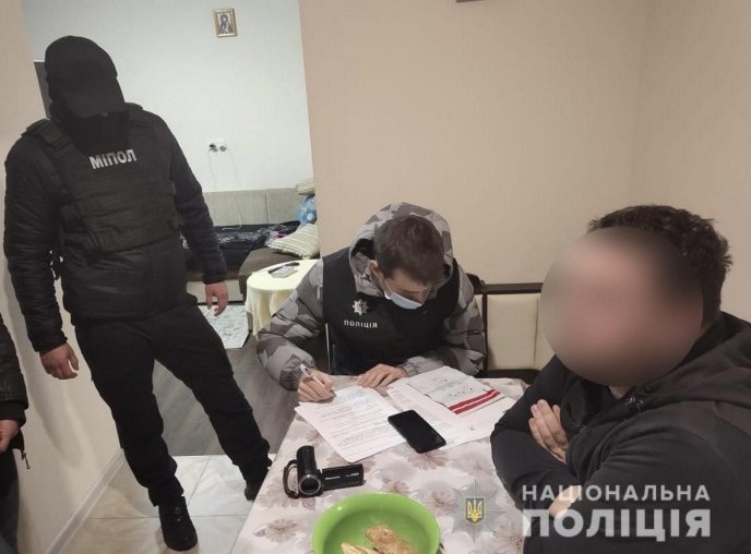 Масштабні обшуки провели сьогодні на Закарпатті і в Львівській області – 02