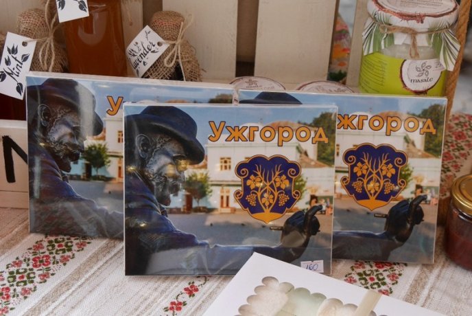 Для любителів ласощів в Ужгороді з’явилася «Солодка вулиця» – 06