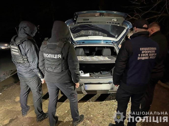 23-річний закарпатець переправляв чоловіків через кордон – 04