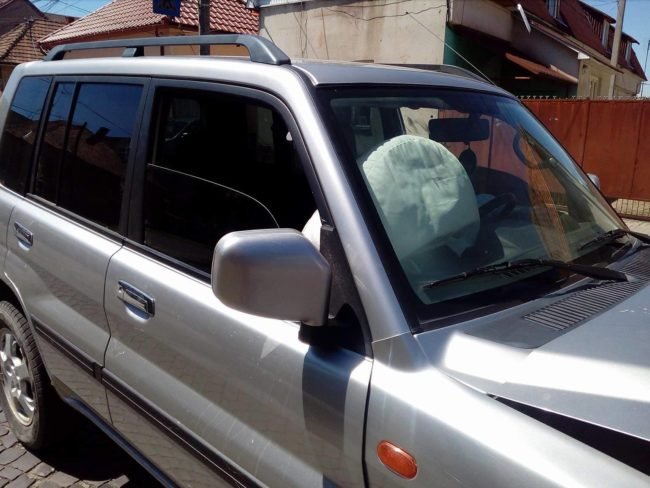 У Мукачеві зіткнулися легковик і мікроавтобус – 06