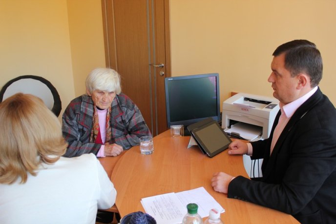 Мукачівці звернулися до народного депутата Валерія Пацкана зі своїми проблемами (ФОТО) – 18 Мукачівці звернулися до народного депутата Валерія Пацкана зі своїми проблемами (ФОТО) – 18