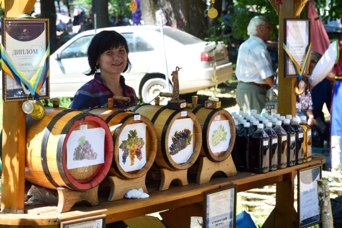 У виноградівському парку Перен відбувся винний фестиваль «Угочанська лоза» – 04