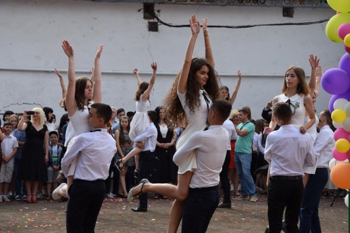 У школах Мукачева пролунав останній дзвінок – 44