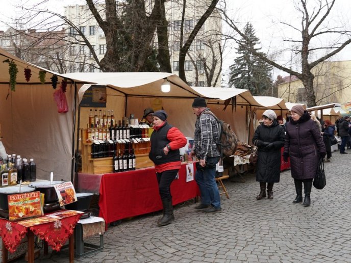 В обласному центрі триває "Медовуха Фест" – 19