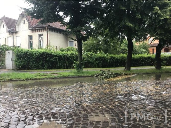 Страшенна злива у Мукачеві: до чого вона призвела – 10