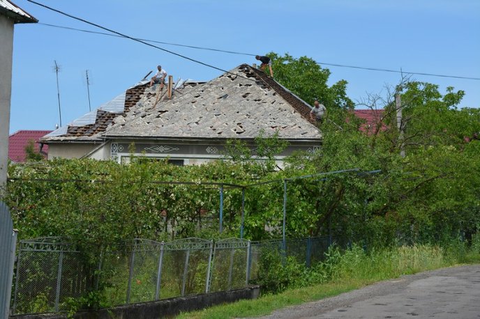 На Закарпатті негода пошкодила понад 800 будинків – 11