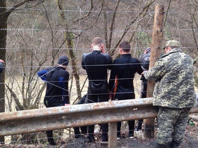 Прикордонники затримали 14 "водолазів" – 01