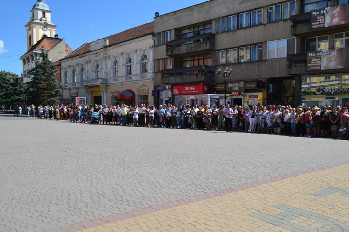 У Берегові попрощались із юнаком, який у день свого народження загинув у зоні АТО (ФОТО) – 02