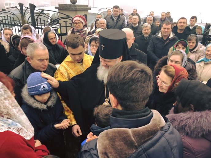 До православного храму в Минаї прибув ковчег з частиною одягу святителя Спиридона  – 21