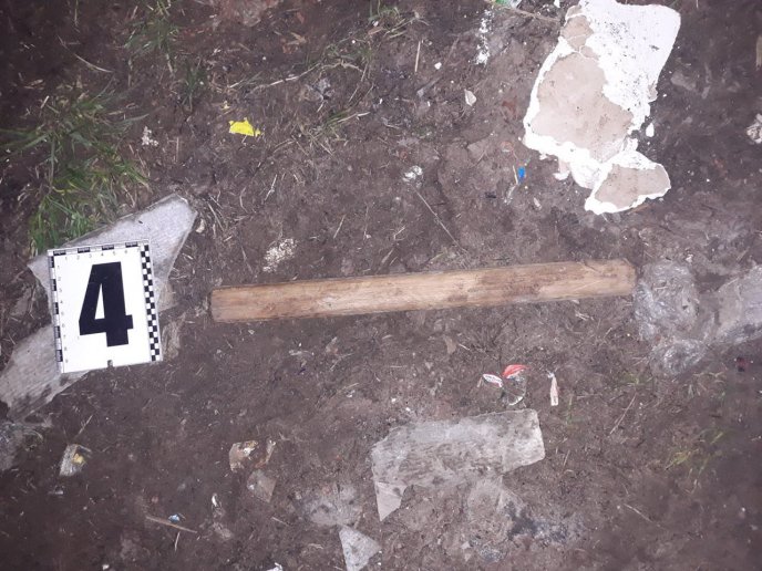 На Мукачівщині батько та син влаштували бійку з поліцейськими – 01