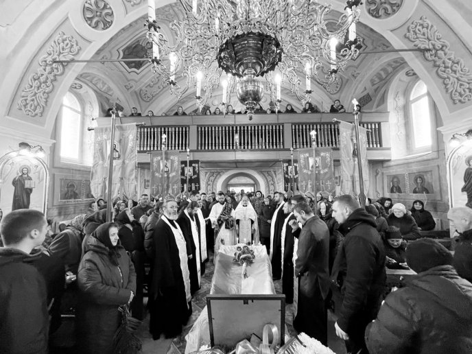 Мукачівська громада попрощалась із 23-річним захисником – 05