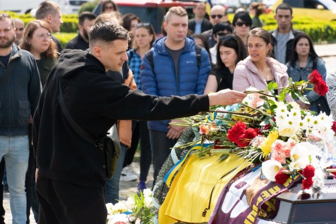 Поховали молодого закарпатця, який загинув у бою біля Бахмуту – 09