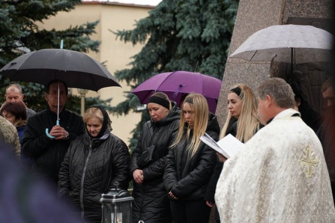 Сьогодні поховали закарпатця, який загинув на війні – 03