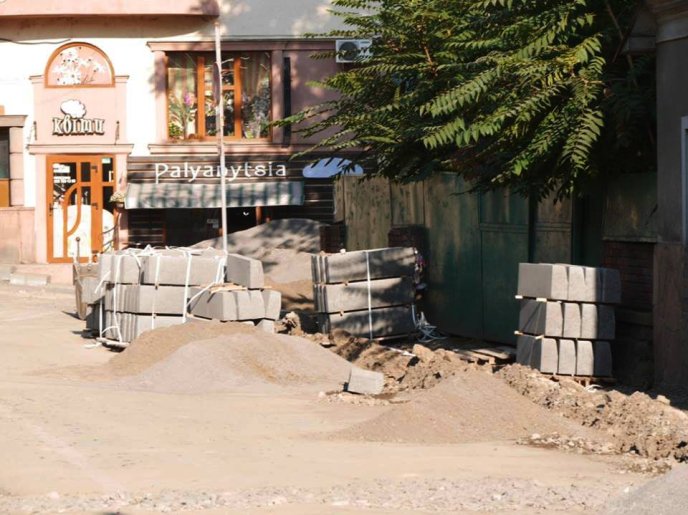 Мер Ужгорода пообіцяв, що у перші дні вересня вулиця Підгірна буде відкрита для проїзду – 05