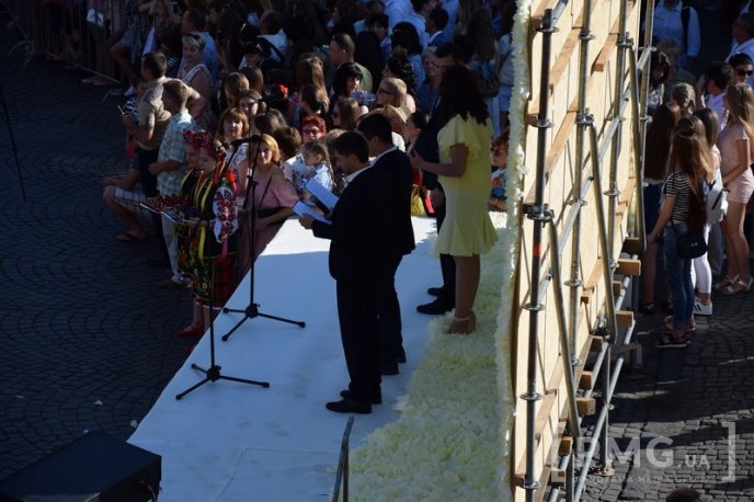 У Мукачеві стартував парад випускників – 10