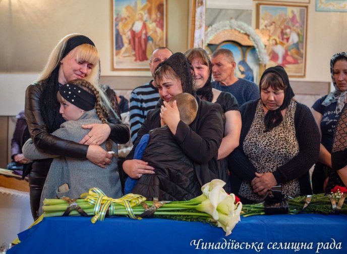 На Мукачівщині поховали загиблого на війні Героя Віктора Іньшина – 08