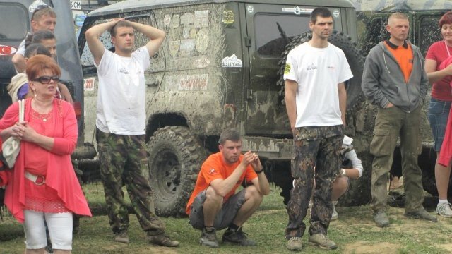 Позашляховики борзалися у багнюці на «Karpaty Trophy 2012» (ФОТО, ВІДЕО) – 03 Позашляховики борзалися у багнюці на «Karpaty Trophy 2012» (ФОТО, ВІДЕО) – 03