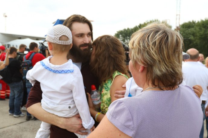 Історичні фото: як зустрічали полонених вдома – 14